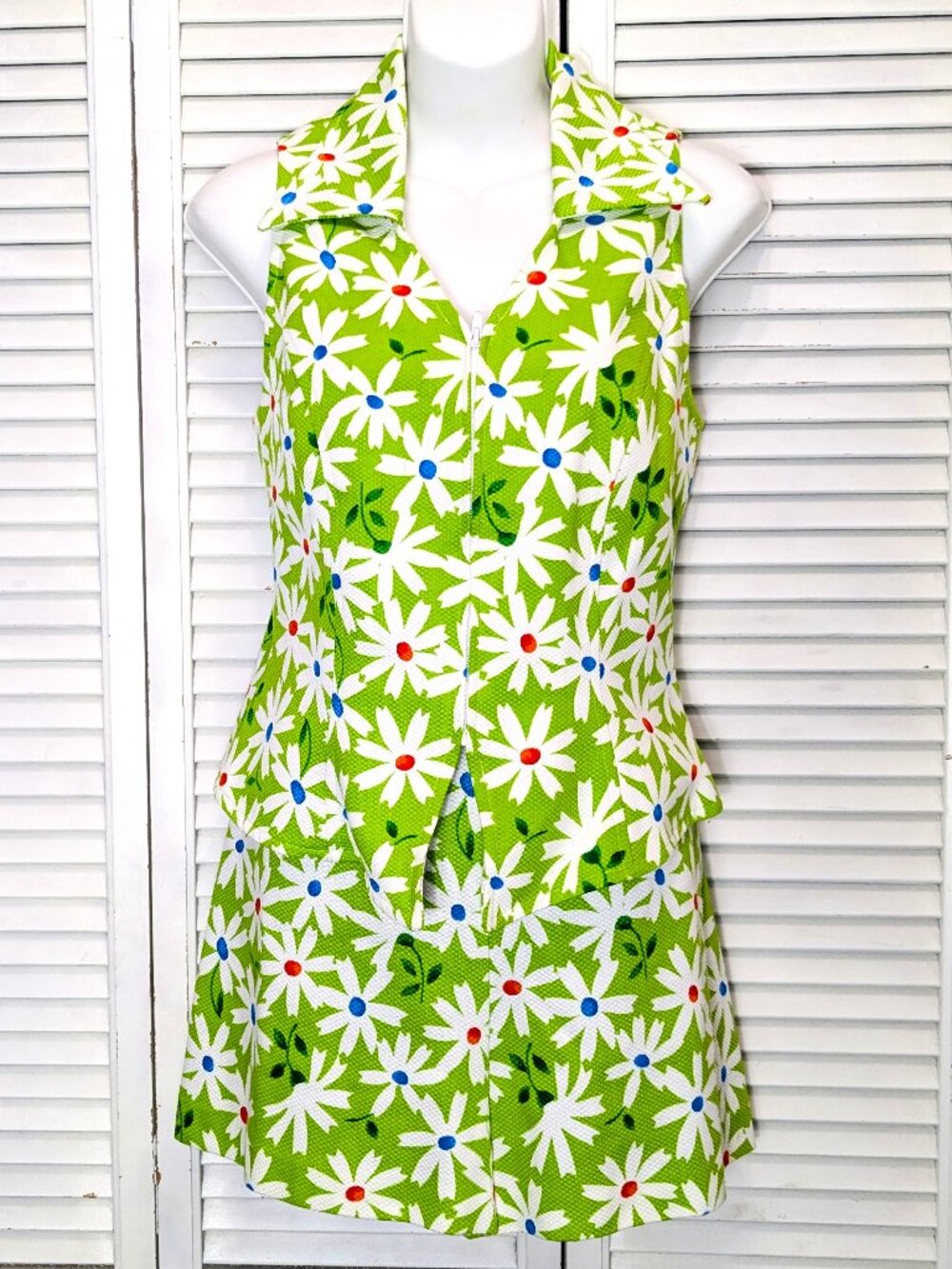 Jackie Bernard 2 piece Shorts Set Sz 10 Flower Power VTG Retro 40's Revival 60s